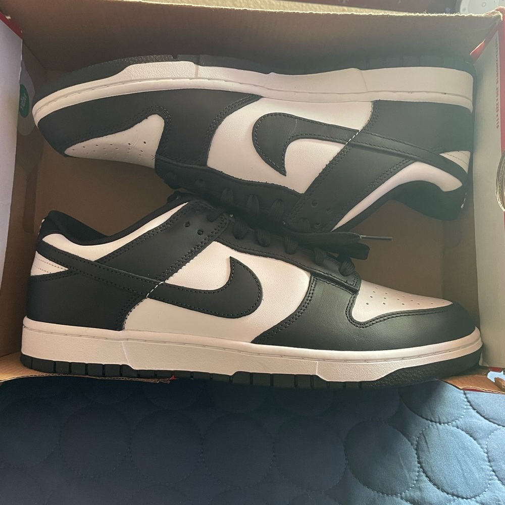 New Men’s  Nike size 12 Panda Dunks